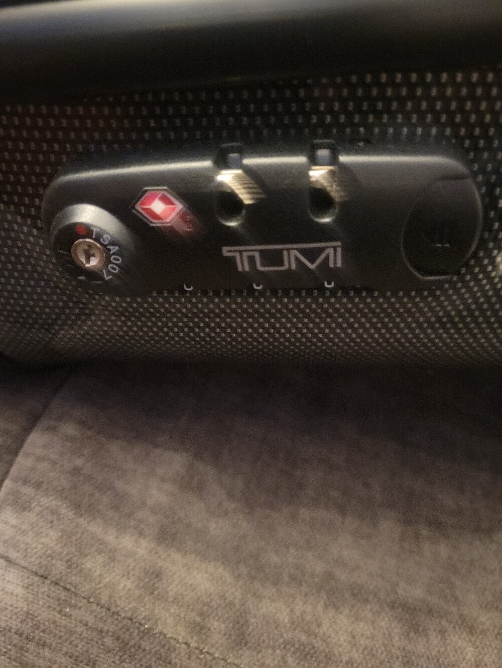 New TUMI Vapor International Carry-On in Black / Silver (msrp $675) - Picture 8 of 11